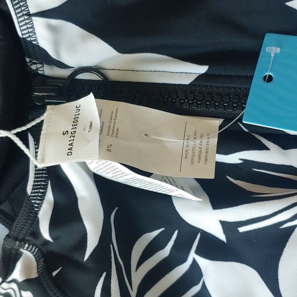 Cupshe One Piece Bathing Suit - Picture 4 of 10